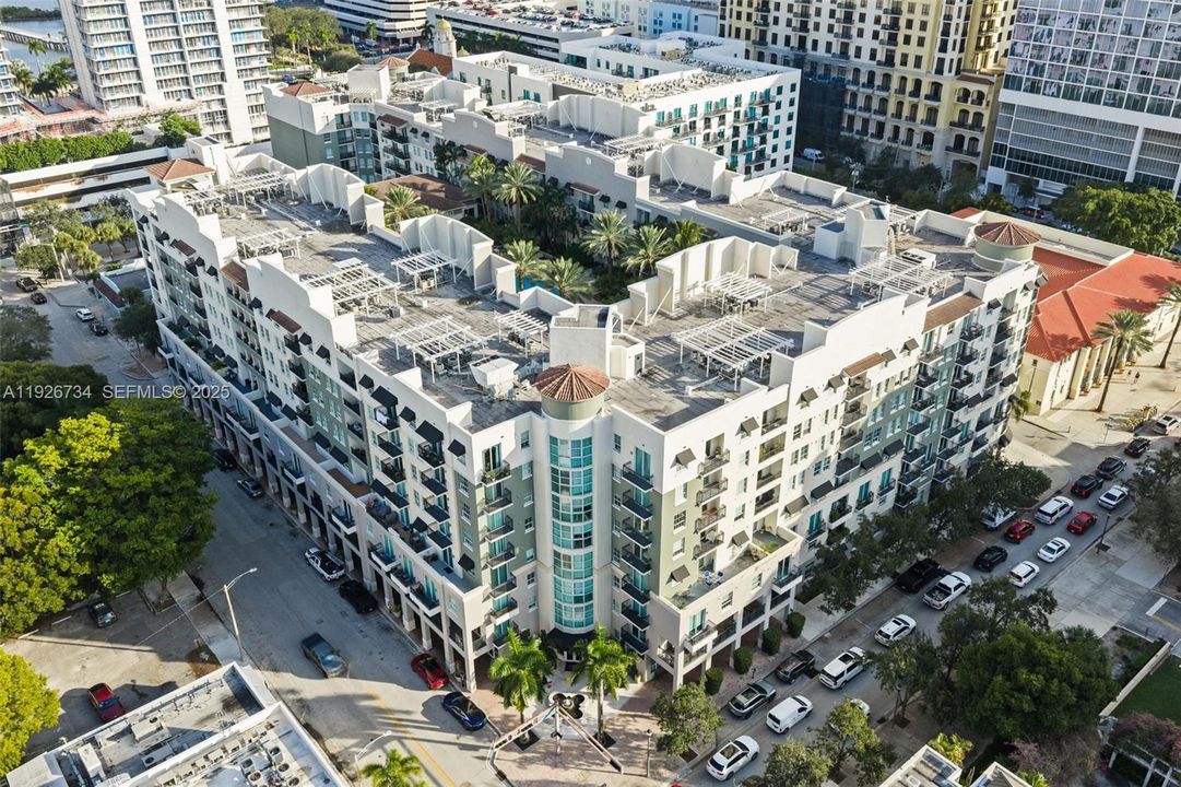 For Sale: $560,000 (2 beds, 2 baths, 1144 Square Feet)