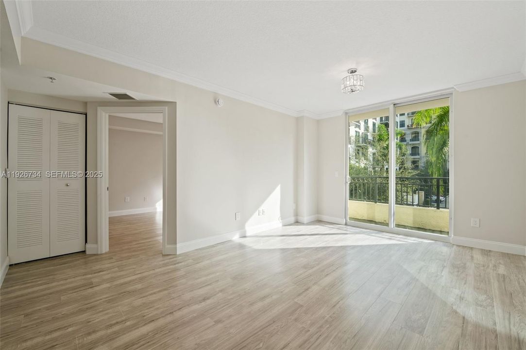 For Sale: $560,000 (2 beds, 2 baths, 1144 Square Feet)