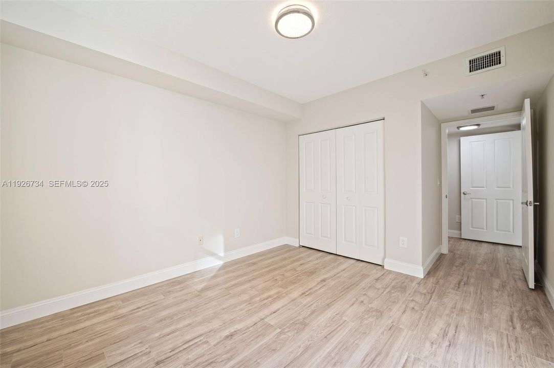 For Sale: $560,000 (2 beds, 2 baths, 1144 Square Feet)