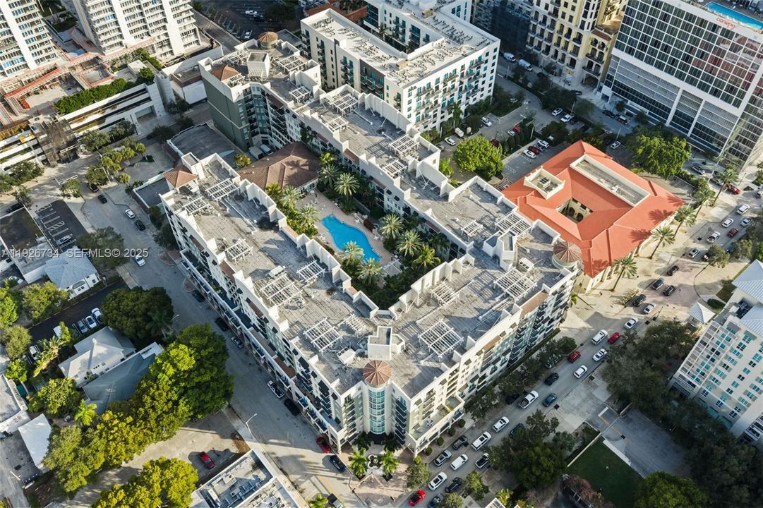 For Sale: $560,000 (2 beds, 2 baths, 1144 Square Feet)