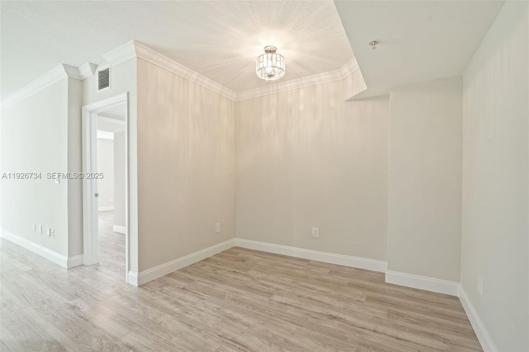 For Sale: $560,000 (2 beds, 2 baths, 1144 Square Feet)