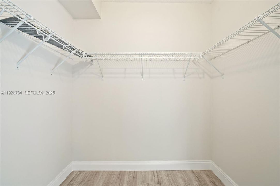 For Sale: $560,000 (2 beds, 2 baths, 1144 Square Feet)