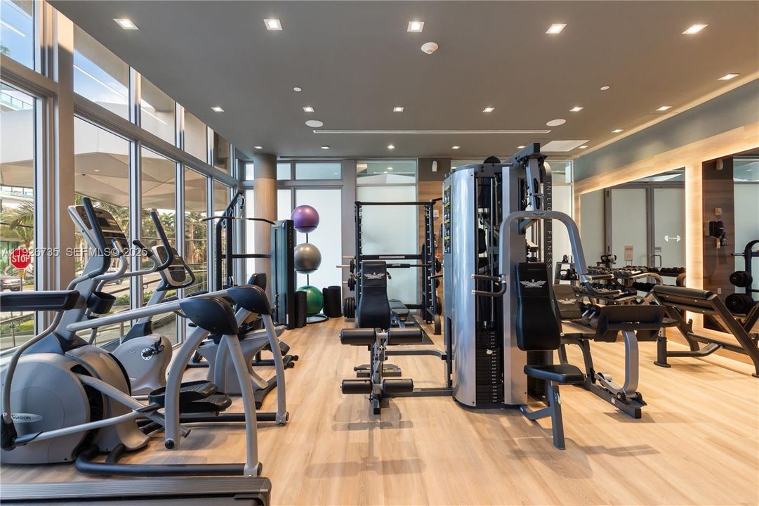 В аренду: $5,950 (2 спален, 2 ванн, 1276 Квадратных фут)