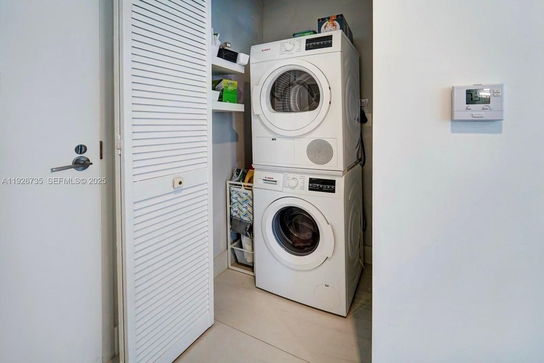 В аренду: $5,950 (2 спален, 2 ванн, 1276 Квадратных фут)