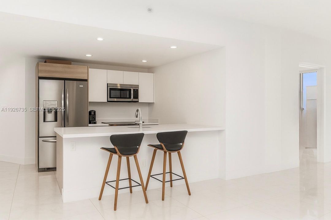 В аренду: $5,950 (2 спален, 2 ванн, 1276 Квадратных фут)