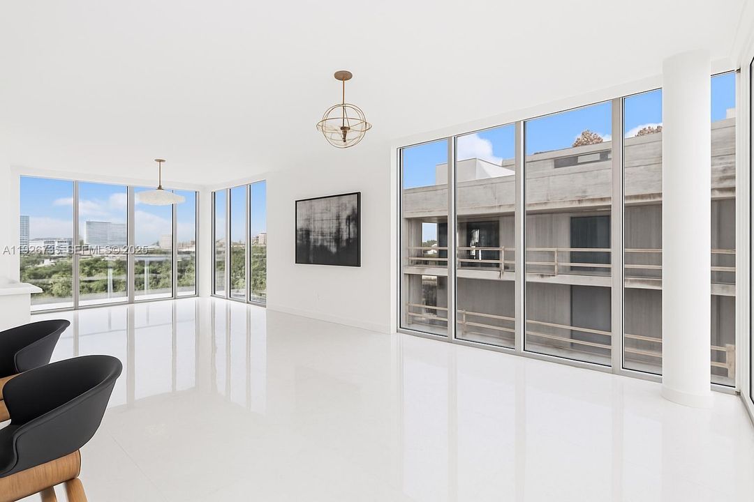 В аренду: $5,950 (2 спален, 2 ванн, 1276 Квадратных фут)