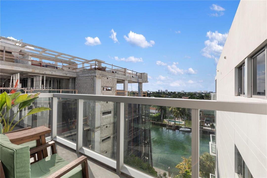 В аренду: $5,950 (2 спален, 2 ванн, 1276 Квадратных фут)