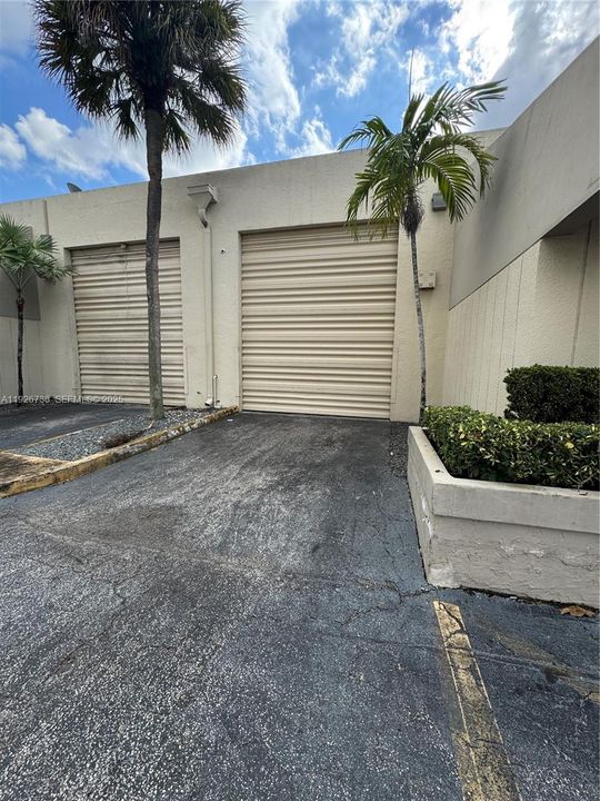 В аренду: $4,700 (0 спален, 0 ванн, 0 Квадратных фут)