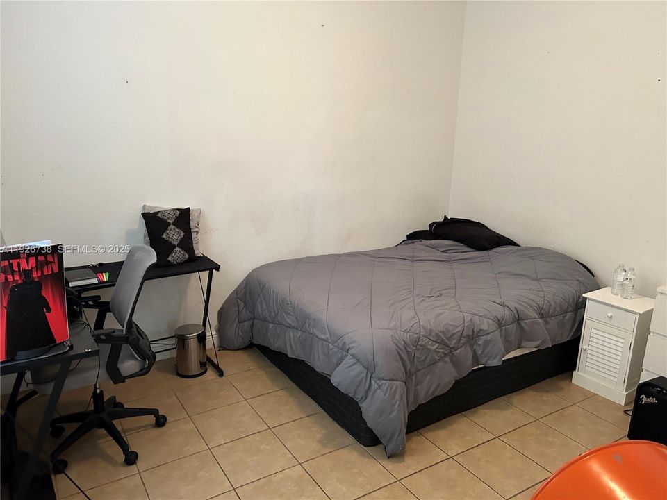 For Sale: $570,000 (3 beds, 3 baths, 1817 Square Feet)