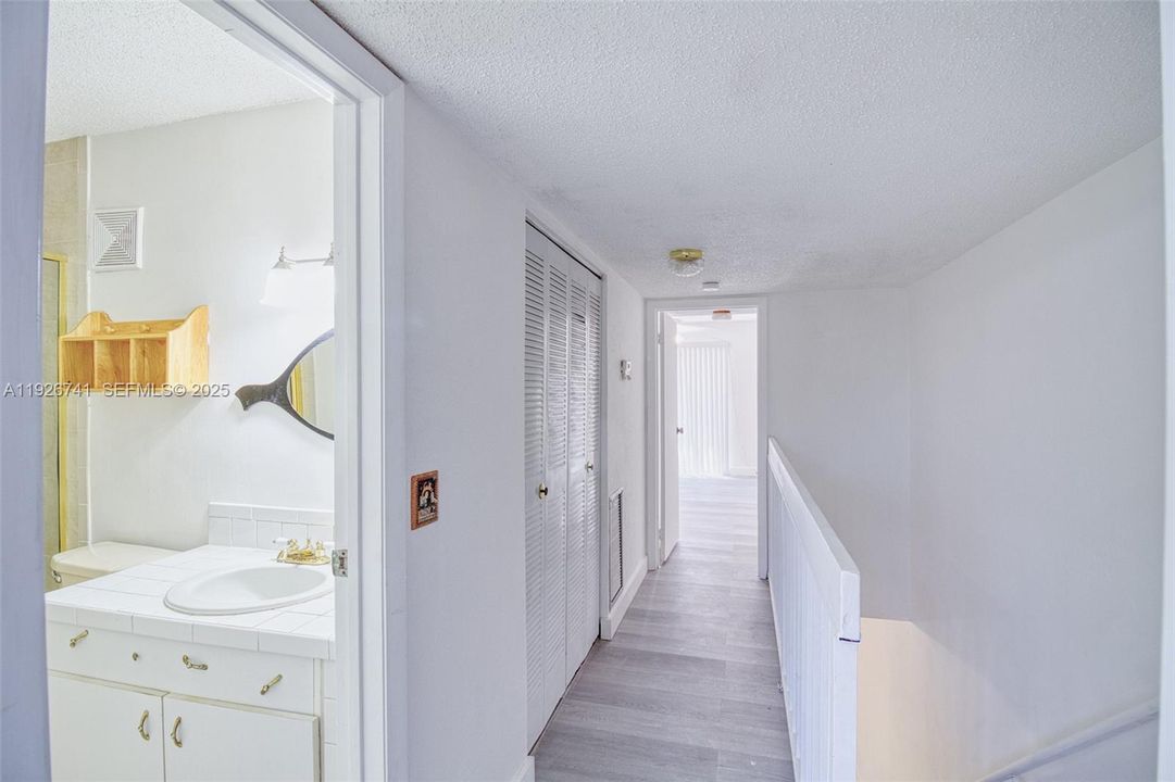 В аренду: $2,400 (2 спален, 2 ванн, 1060 Квадратных фут)