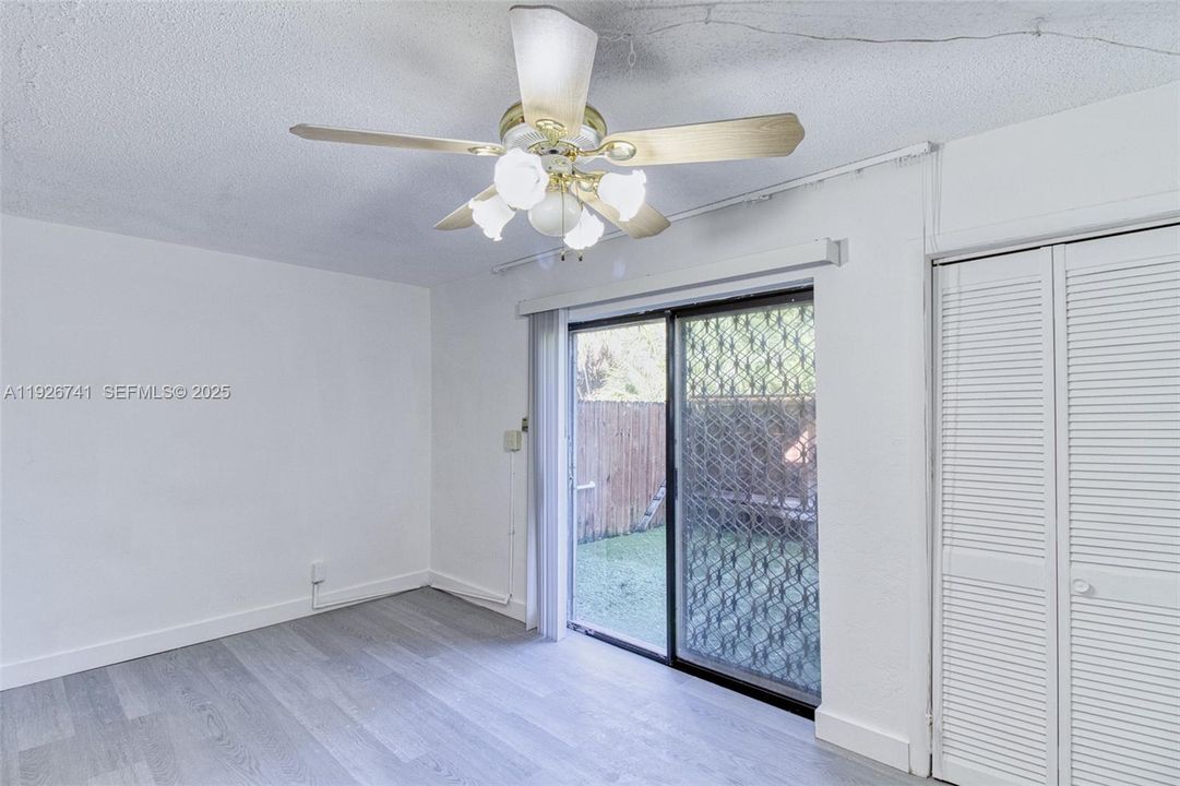 В аренду: $2,400 (2 спален, 2 ванн, 1060 Квадратных фут)