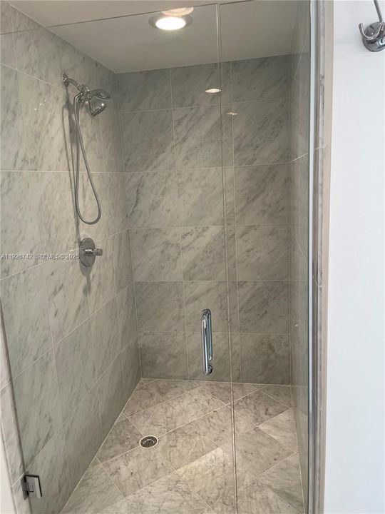 В аренду: $4,950 (2 спален, 2 ванн, 1293 Квадратных фут)