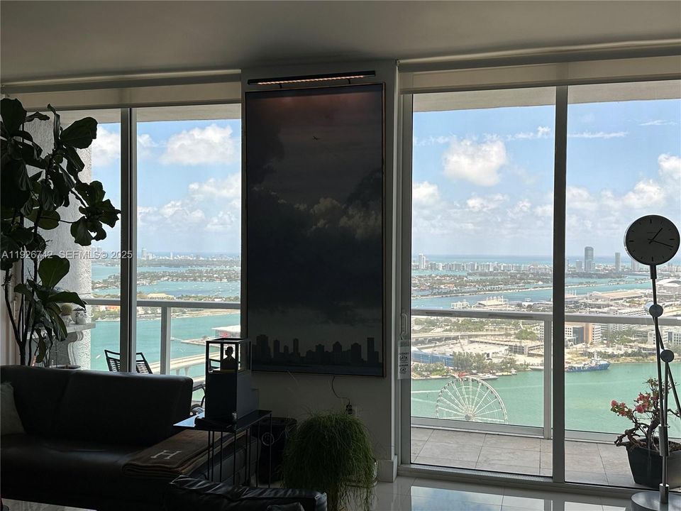 В аренду: $4,950 (2 спален, 2 ванн, 1293 Квадратных фут)