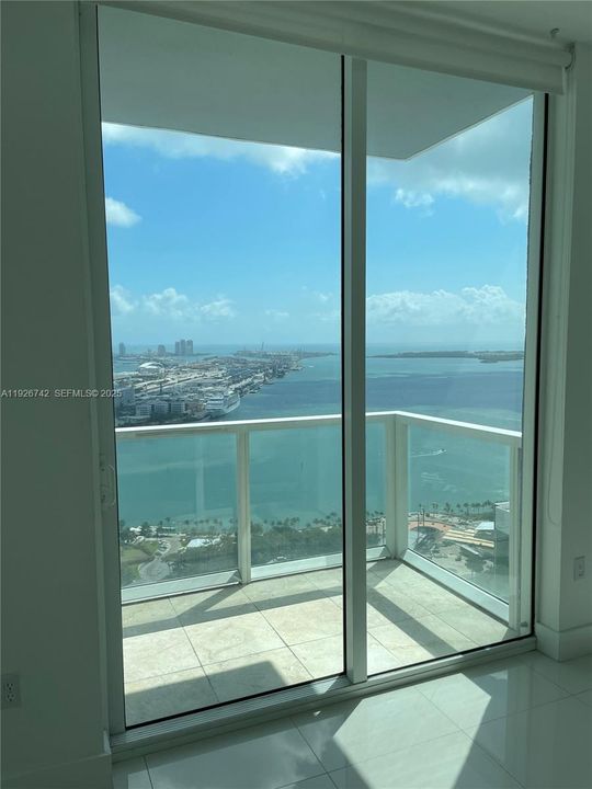 В аренду: $4,950 (2 спален, 2 ванн, 1293 Квадратных фут)