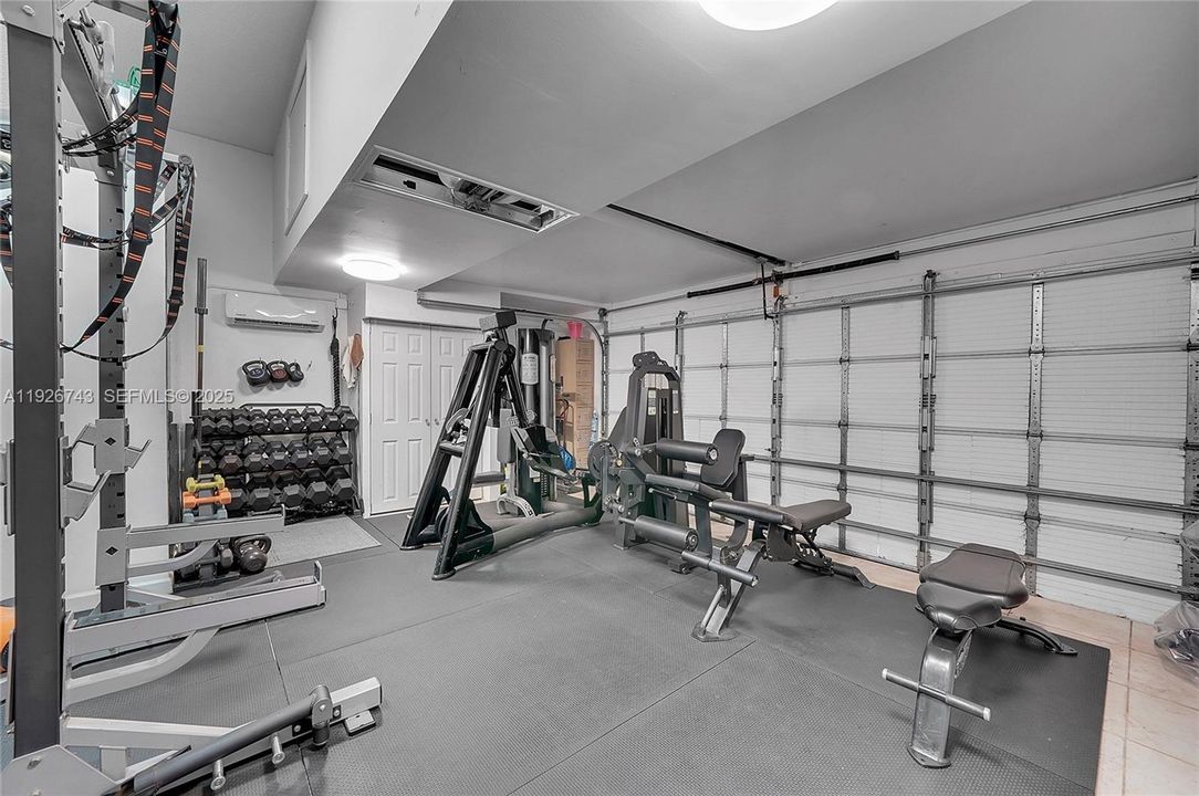 待售: $975,000 (4 贝兹, 2 浴室, 2460 平方英尺)