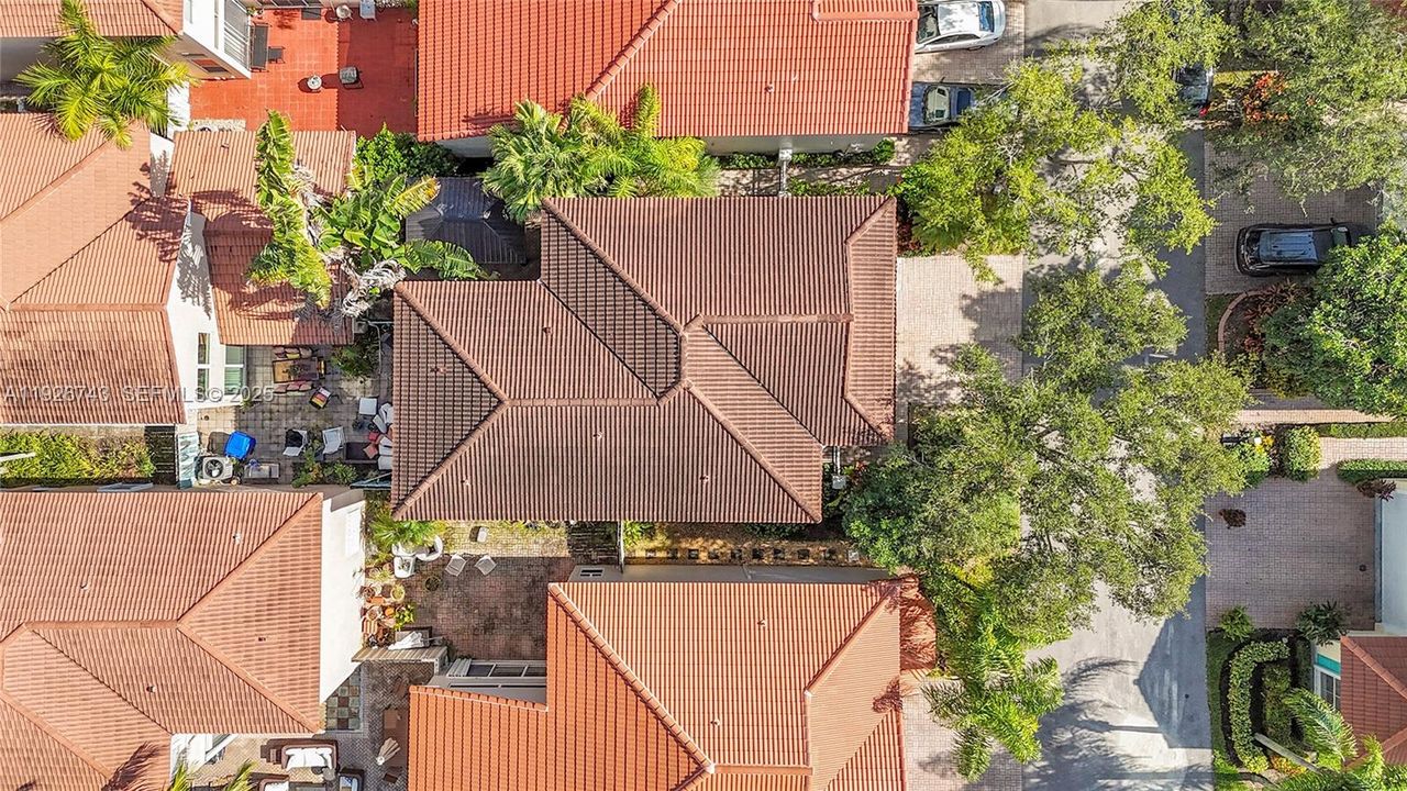 待售: $975,000 (4 贝兹, 2 浴室, 2460 平方英尺)