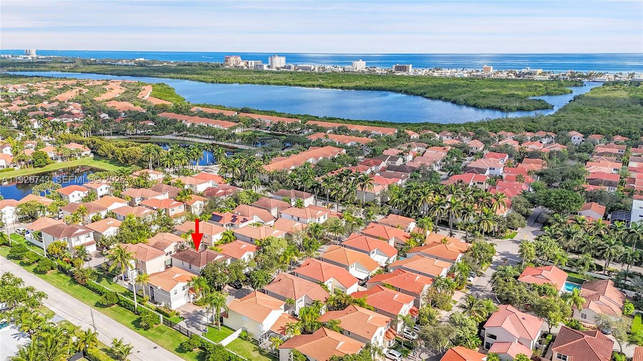 待售: $975,000 (4 贝兹, 2 浴室, 2460 平方英尺)