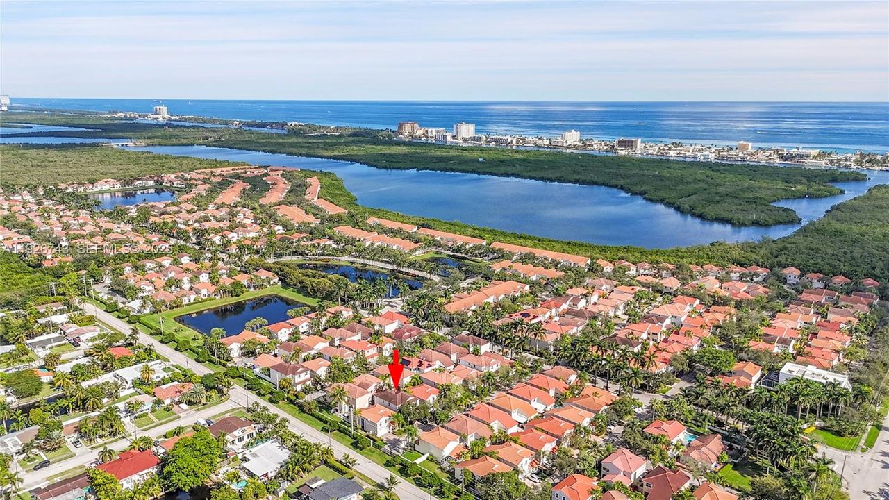 待售: $975,000 (4 贝兹, 2 浴室, 2460 平方英尺)