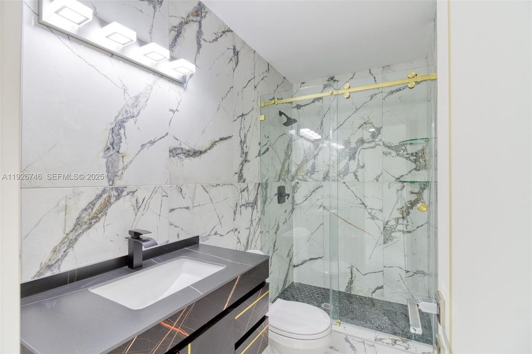 For Rent: $3,400 (2 beds, 2 baths, 1060 Square Feet)