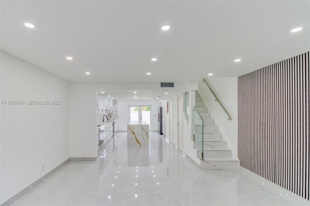 For Rent: $3,400 (2 beds, 2 baths, 1060 Square Feet)