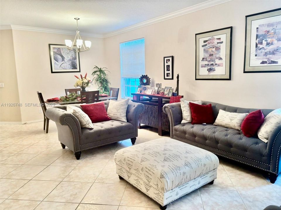 待售: $599,999 (4 贝兹, 2 浴室, 2484 平方英尺)