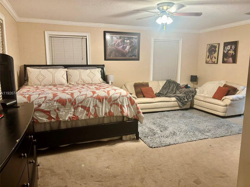 待售: $599,999 (4 贝兹, 2 浴室, 2484 平方英尺)