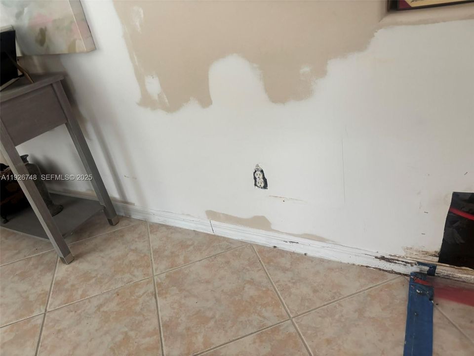 待售: $599,999 (4 贝兹, 2 浴室, 2484 平方英尺)