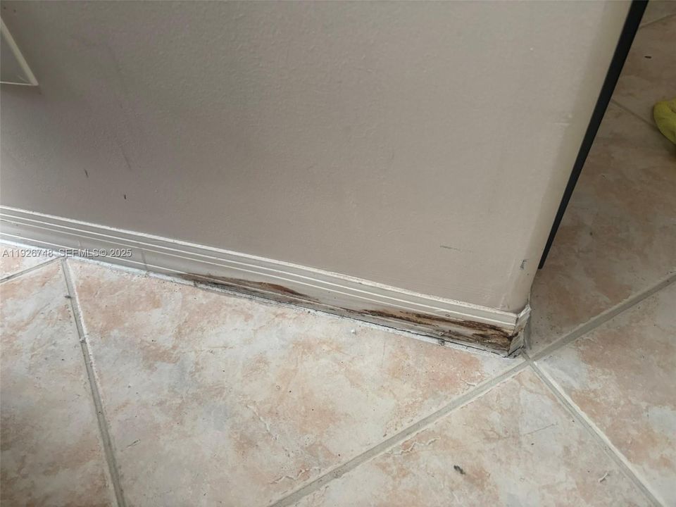 待售: $599,999 (4 贝兹, 2 浴室, 2484 平方英尺)