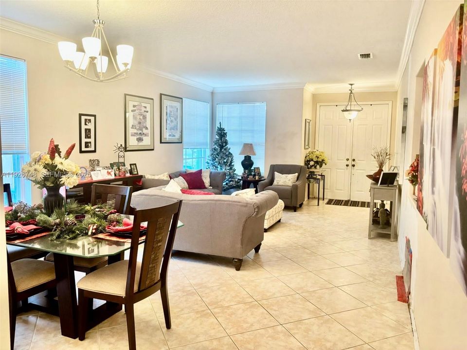 待售: $599,999 (4 贝兹, 2 浴室, 2484 平方英尺)