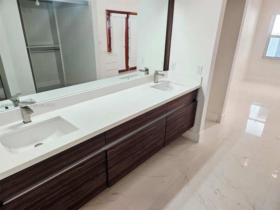 В аренду: $3,400 (3 спален, 2 ванн, 1448 Квадратных фут)