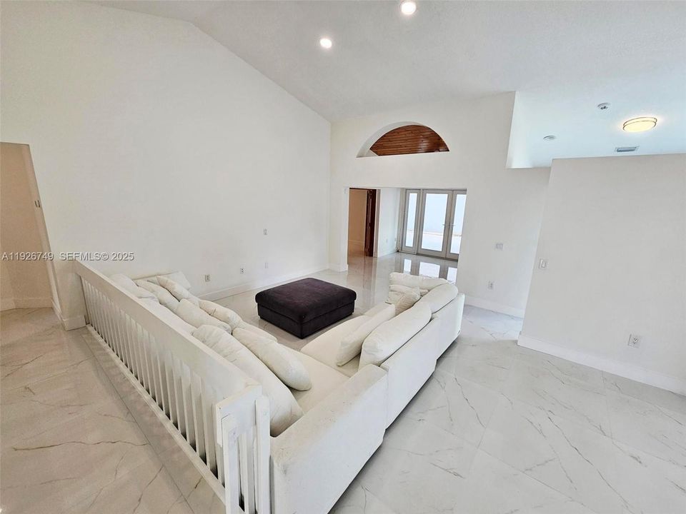 В аренду: $3,400 (3 спален, 2 ванн, 1448 Квадратных фут)