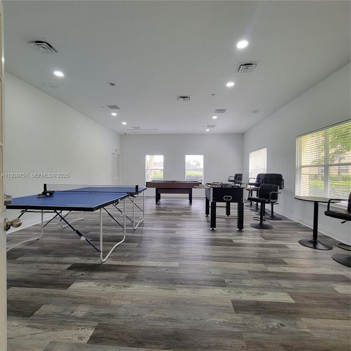 В аренду: $1,800 (1 спален, 1 ванн, 743 Квадратных фут)