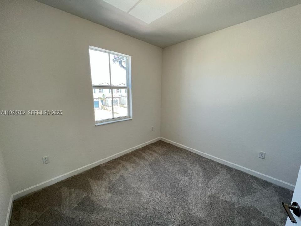 В аренду: $3,350 (3 спален, 2 ванн, 1331 Квадратных фут)