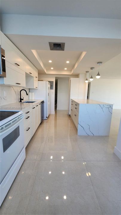 For Rent: $2,700 (2 beds, 2 baths, 1605 Square Feet)