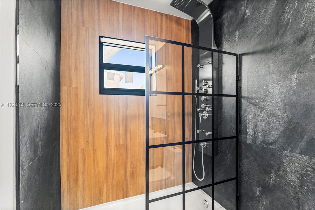 На продажу: $616,000 (3 спален, 2 ванн, 1170 Квадратных фут)