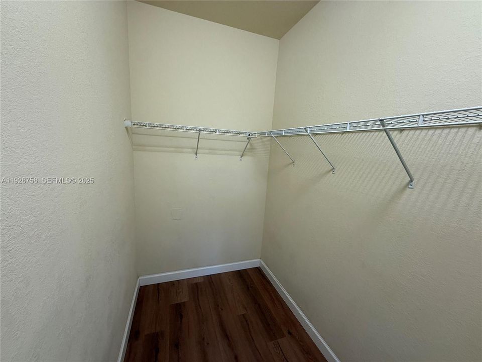 En Renta: $2,850 (3 camas, 2 baños, 1700 Pies cuadrados)