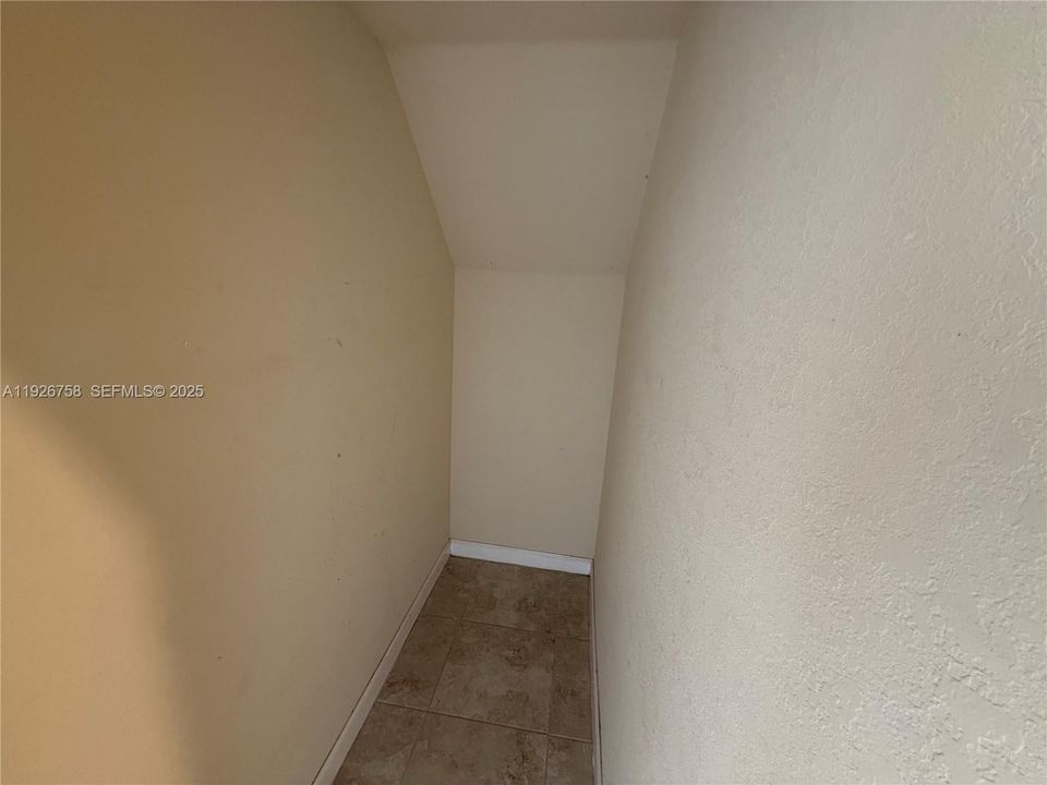 En Renta: $2,850 (3 camas, 2 baños, 1700 Pies cuadrados)