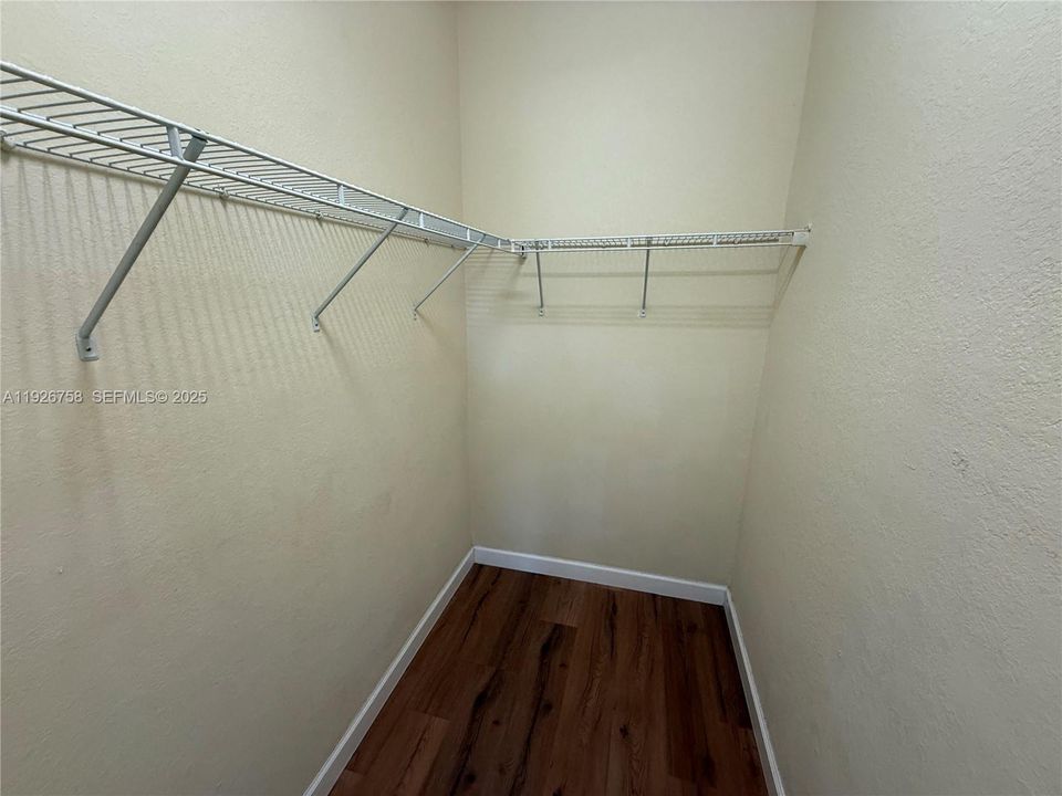 En Renta: $2,850 (3 camas, 2 baños, 1700 Pies cuadrados)