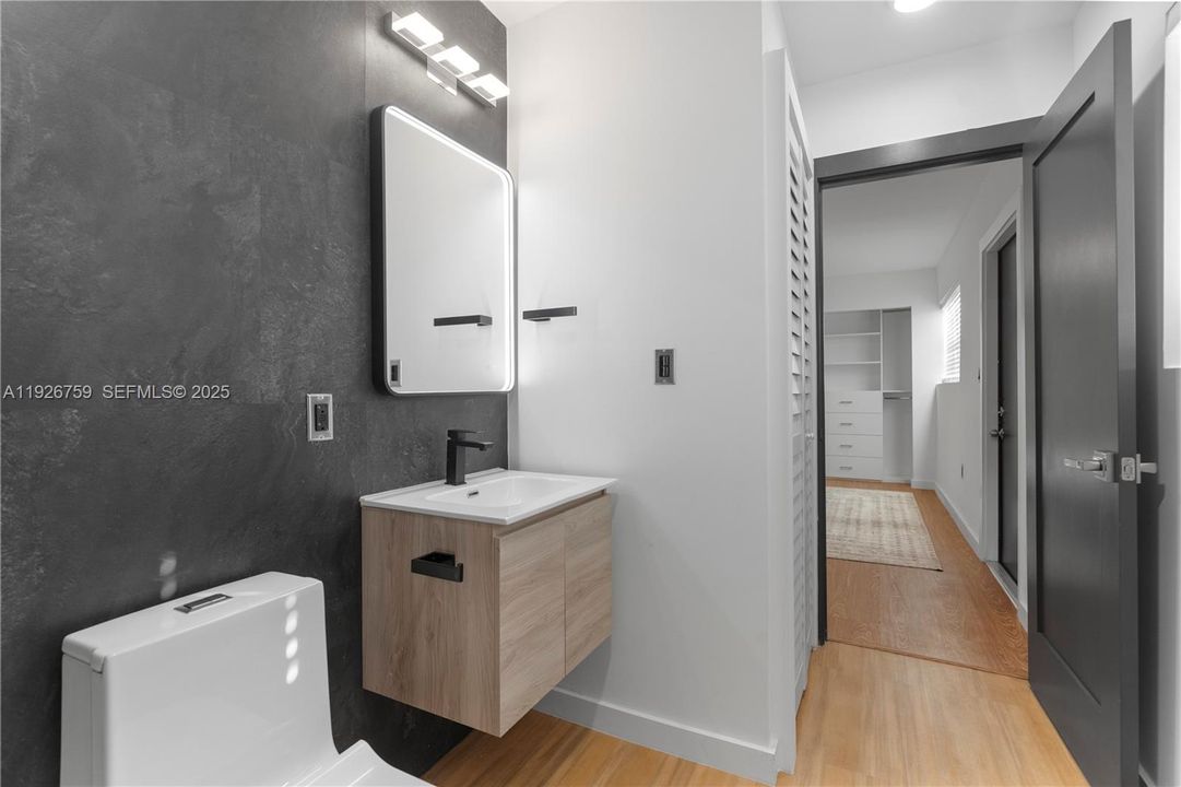 В аренду: $3,300 (3 спален, 2 ванн, 1130 Квадратных фут)