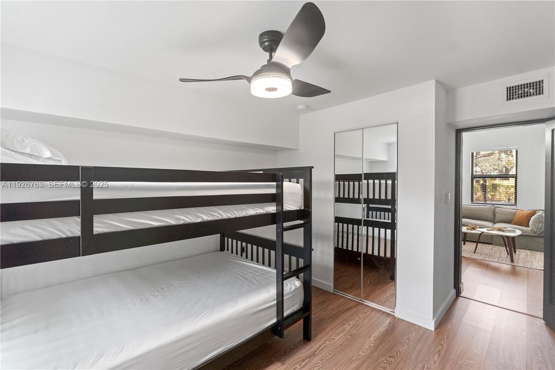 В аренду: $3,900 (3 спален, 2 ванн, 1314 Квадратных фут)