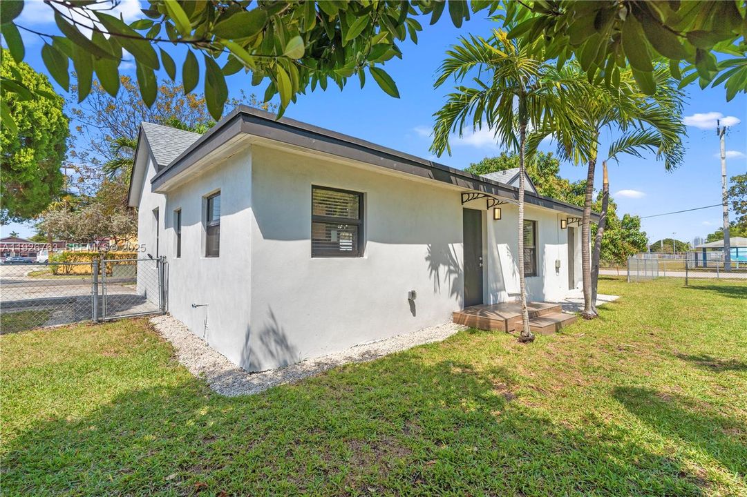 В аренду: $3,900 (3 спален, 2 ванн, 1314 Квадратных фут)