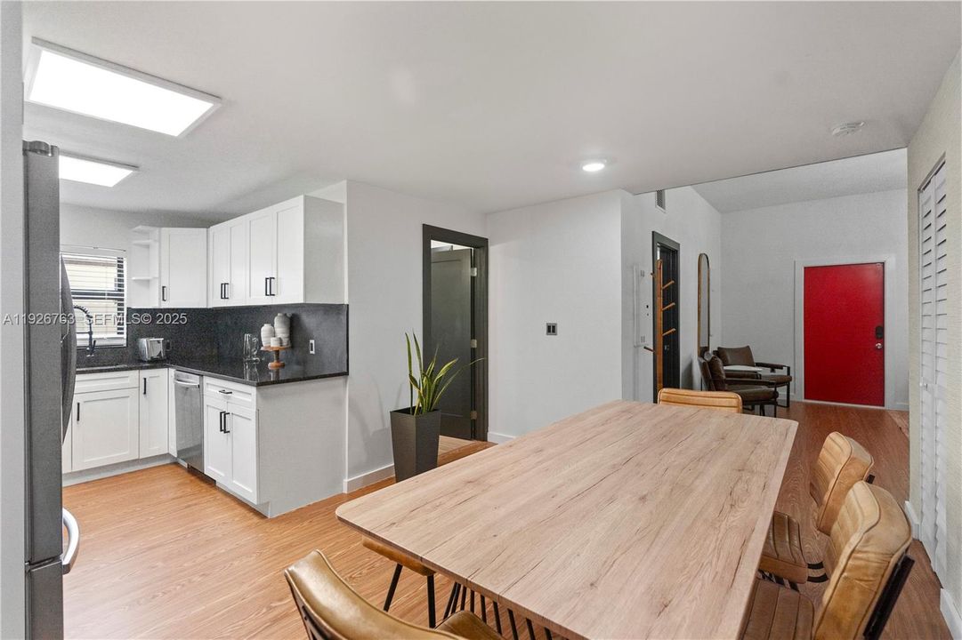 В аренду: $3,900 (3 спален, 2 ванн, 1314 Квадратных фут)