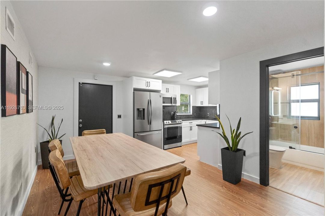 В аренду: $3,900 (3 спален, 2 ванн, 1314 Квадратных фут)