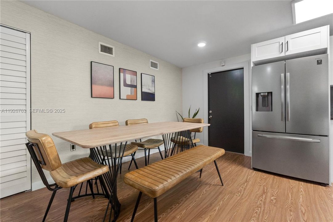 В аренду: $3,900 (3 спален, 2 ванн, 1314 Квадратных фут)