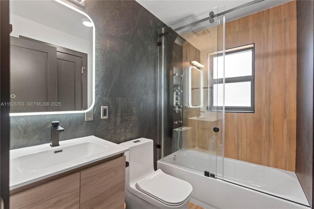 В аренду: $3,900 (3 спален, 2 ванн, 1314 Квадратных фут)