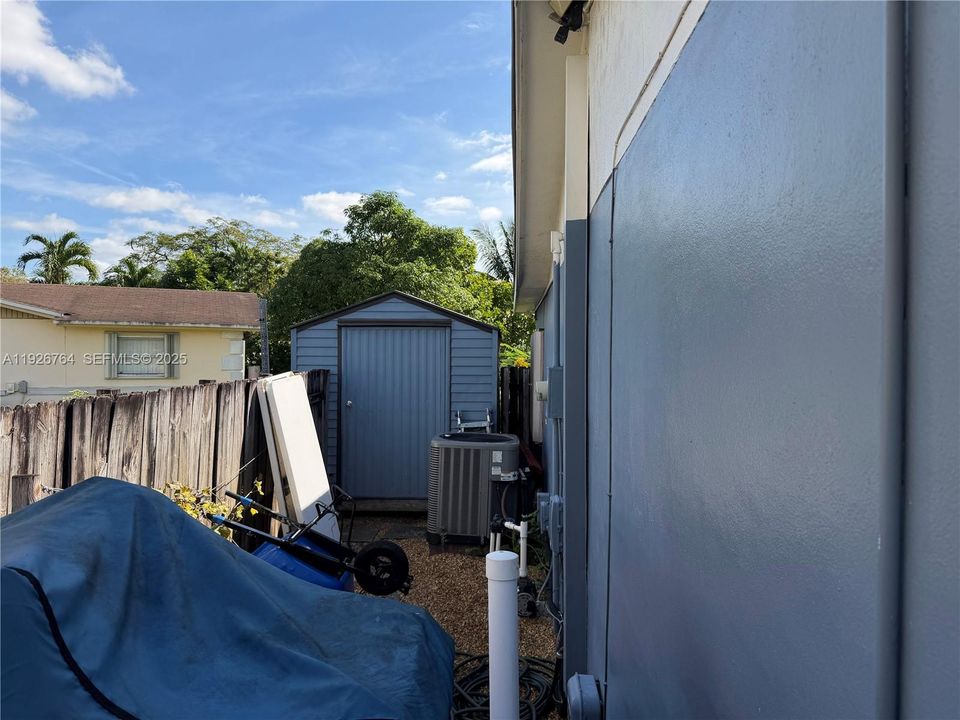 En Venta: $750,000 (4 camas, 2 baños, 1646 Pies cuadrados)