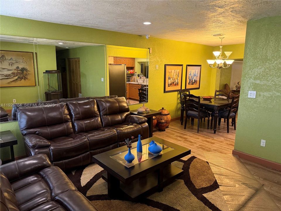 En Venta: $750,000 (4 camas, 2 baños, 1646 Pies cuadrados)