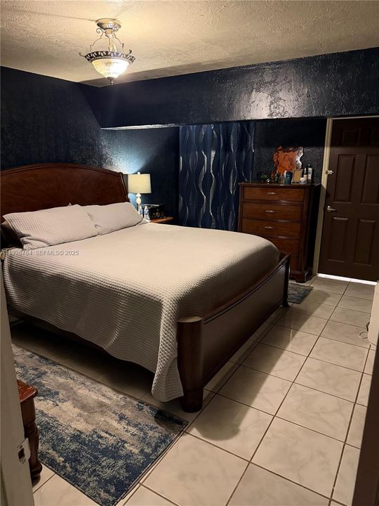 En Venta: $750,000 (4 camas, 2 baños, 1646 Pies cuadrados)