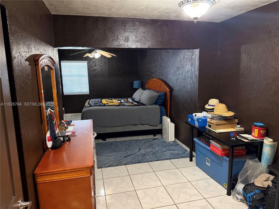 En Venta: $750,000 (4 camas, 2 baños, 1646 Pies cuadrados)