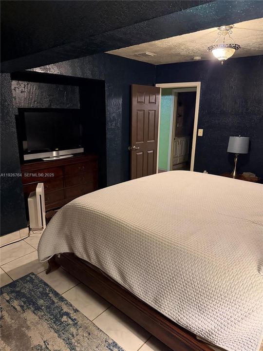 En Venta: $750,000 (4 camas, 2 baños, 1646 Pies cuadrados)